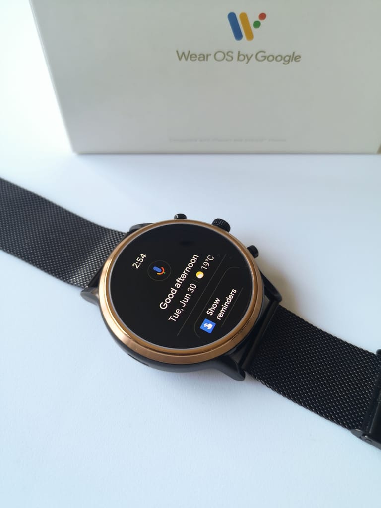 Black friday outlet fossil smartwatch